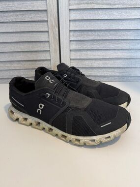 On Cloud 5 Men’s Sneakers Size 11.5
